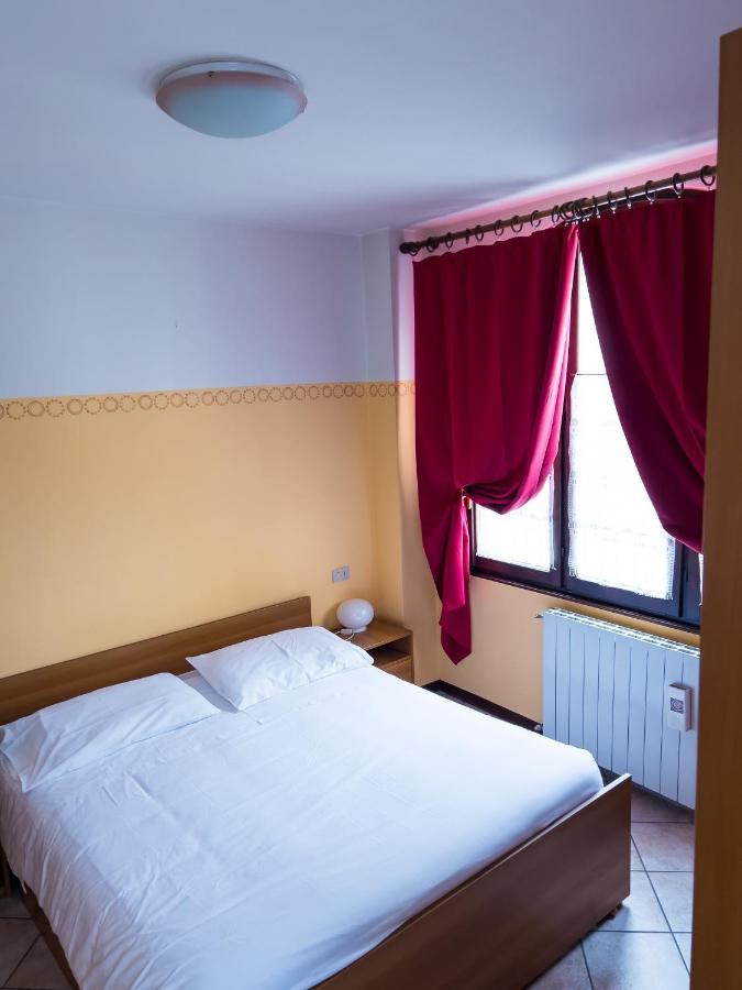 El Rocol Aparthotel Vezza dʼOglio Εξωτερικό φωτογραφία