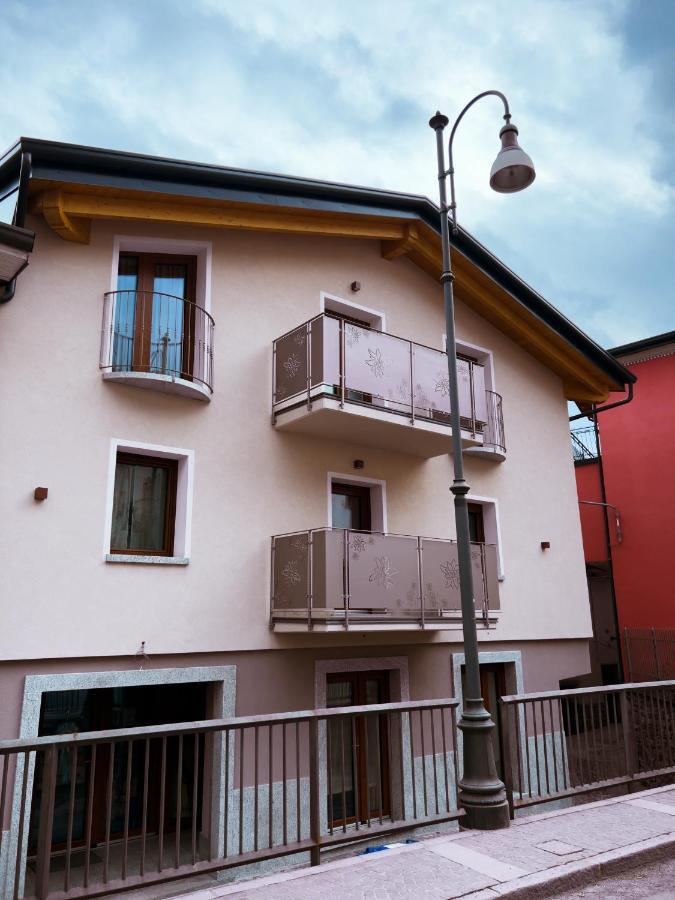 El Rocol Aparthotel Vezza dʼOglio Εξωτερικό φωτογραφία